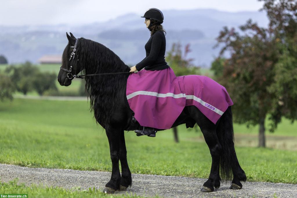 Regenschutzsystem: Reitrock, Nierendecke, Schabracke