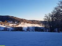 Bieten möblierte Wohnung auf dem Bauernhof im Jura