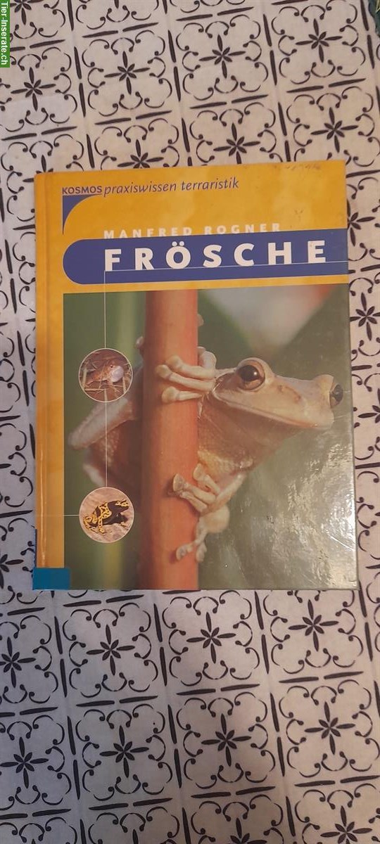 Bild 6: Diverse Tierratgeber über Schlangen, Frösche, Phasmiden